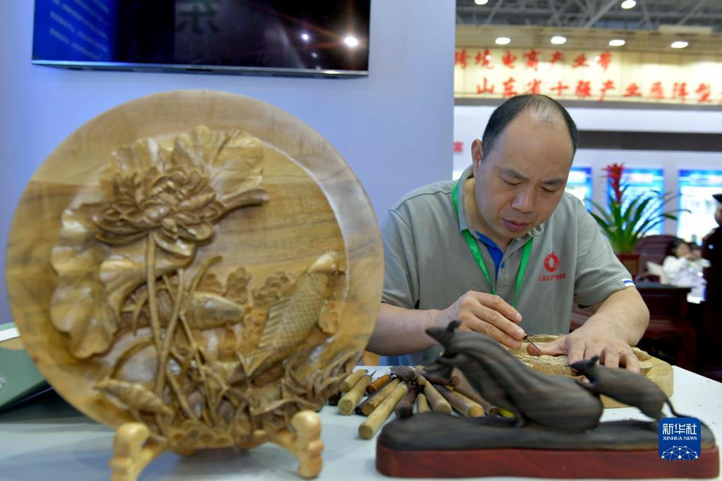 亚米娱乐